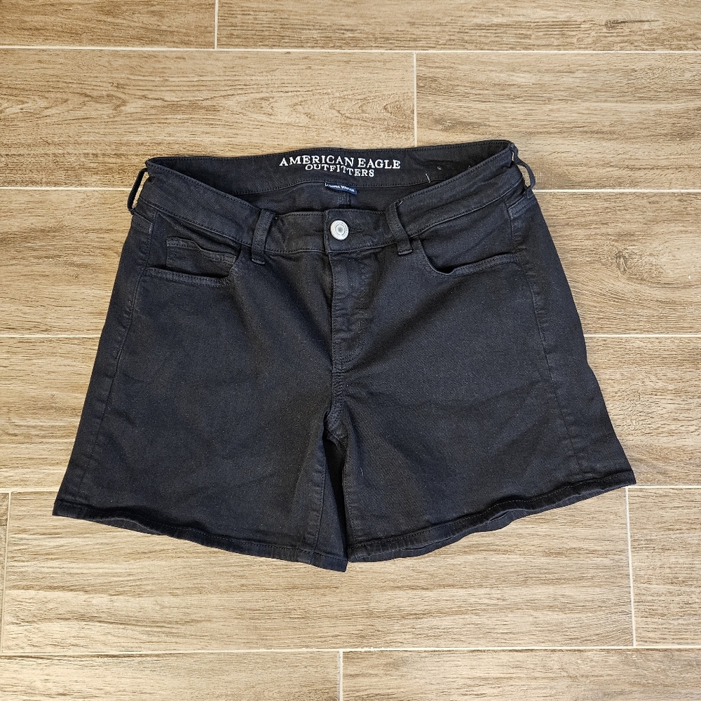 American Eagle Twill Midi Shorts – Black, Size 10